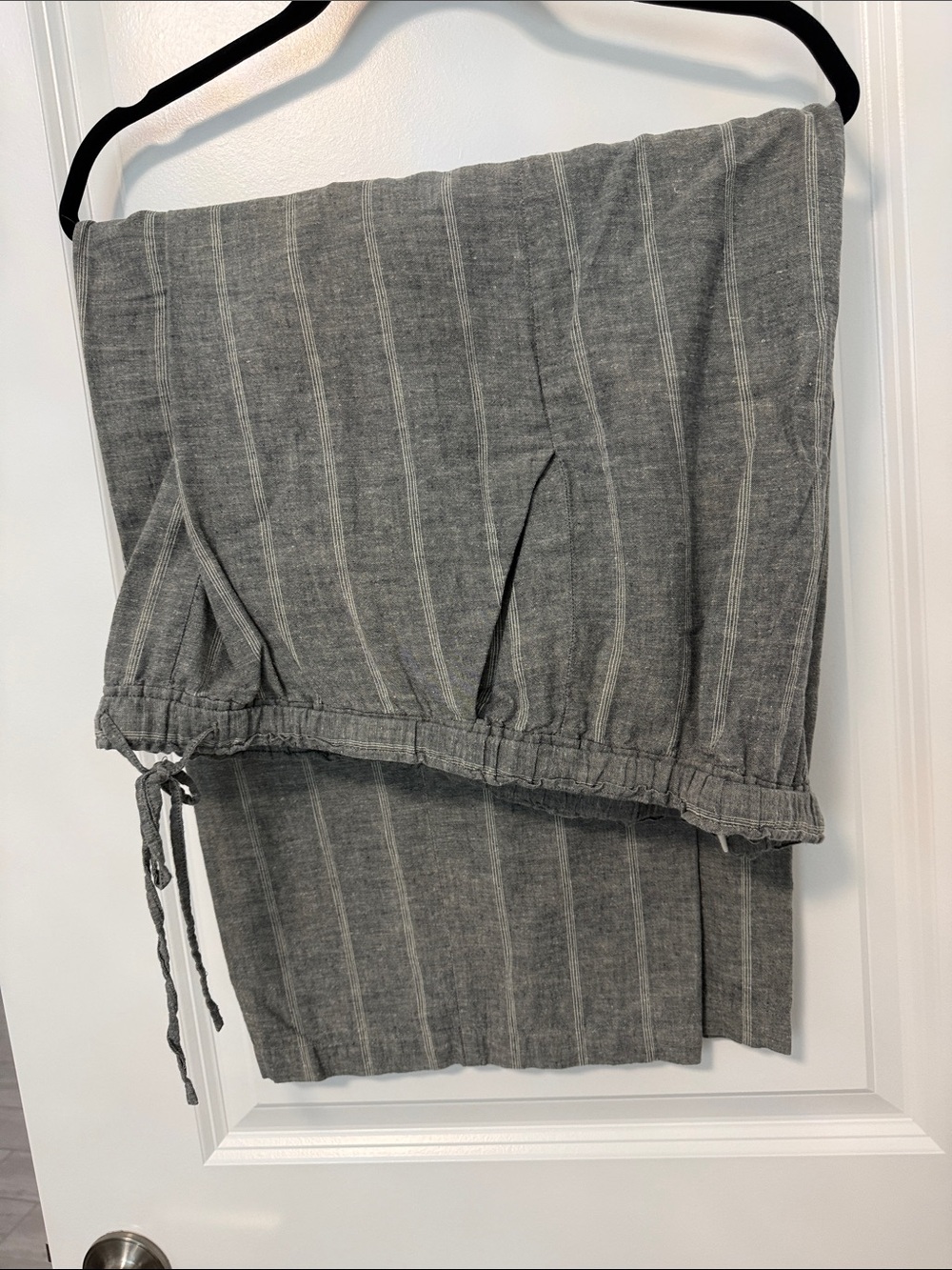 Eileen Fisher Gray Striped Capris